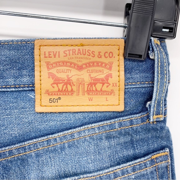 Levi’s High Rise Button Fly Distressed Jean Shorts Size 25 - Picture 5 of 7